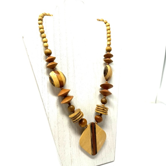 Tribal wood necklace - Picture 7 of 10